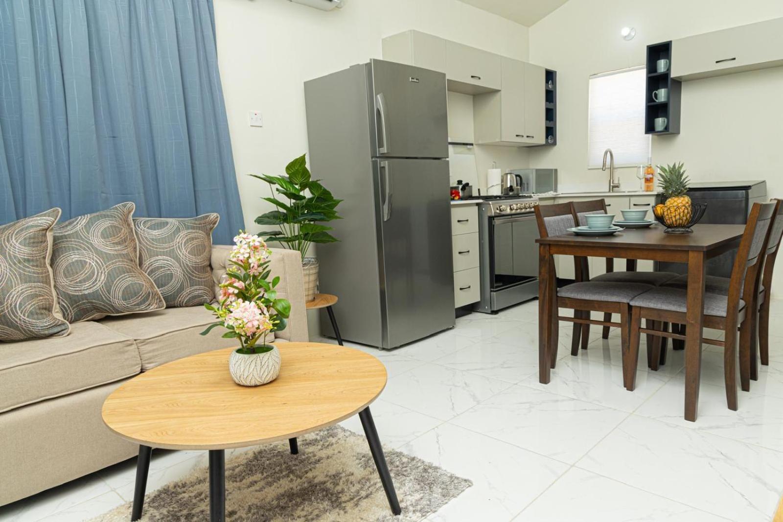 Phoenix Park Villas - Portmore - 10Mins To Beach ภายนอก รูปภาพ
